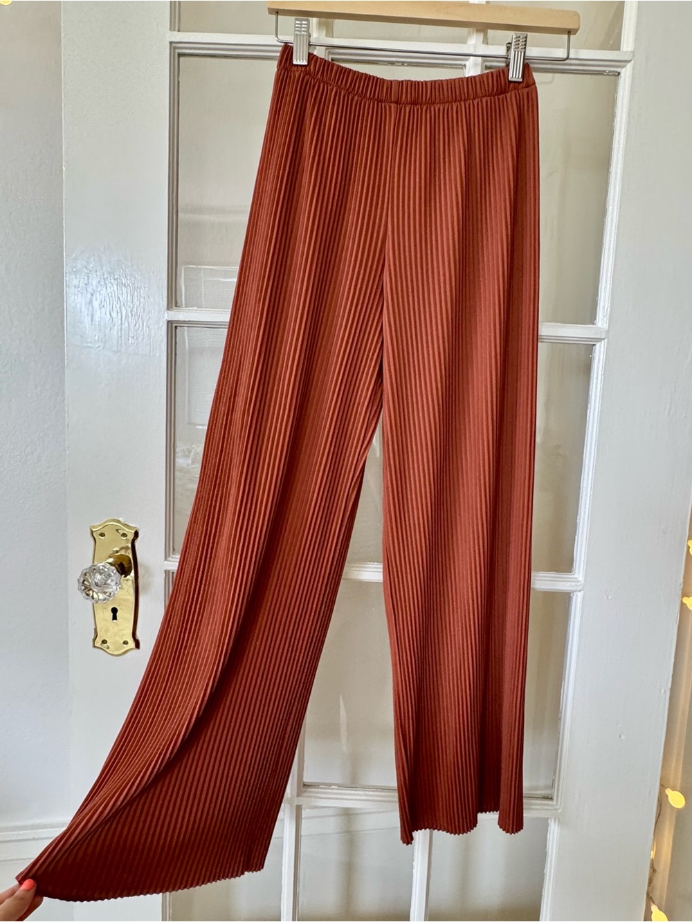 UNIQLO Pleated Wide-Leg Pants in Rust Orange (XS) - Women's Stretch Pull-On